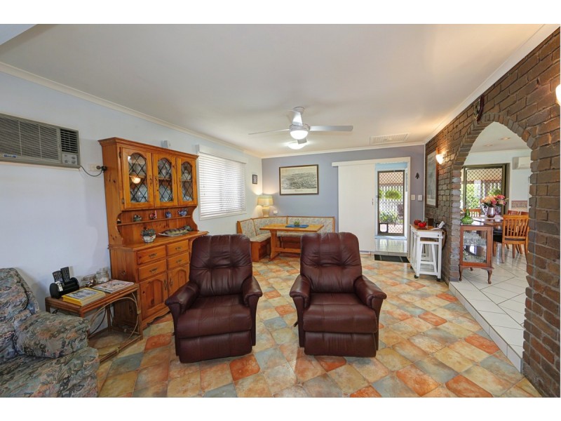 6 Cooper Court, Avenell Heights QLD 4670