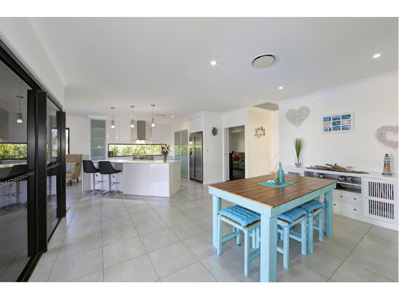 4 Southwood Court, Branyan QLD 4670
