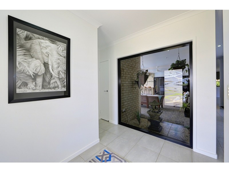 4 Southwood Court, Branyan QLD 4670