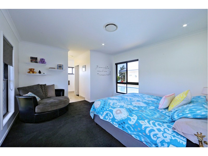4 Southwood Court, Branyan QLD 4670