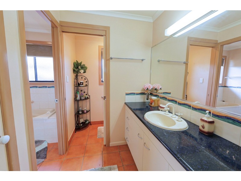 15 Brighton Close, Bundaberg North QLD 4670