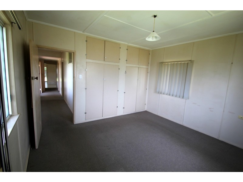 10 Churchill Street, Svensson Heights QLD 4670