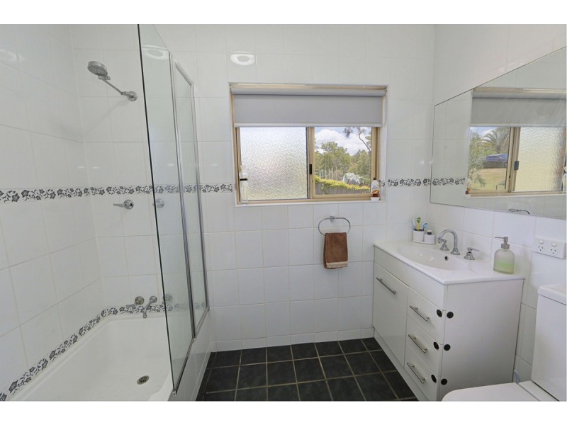 105 Woods Road, Sharon QLD 4670