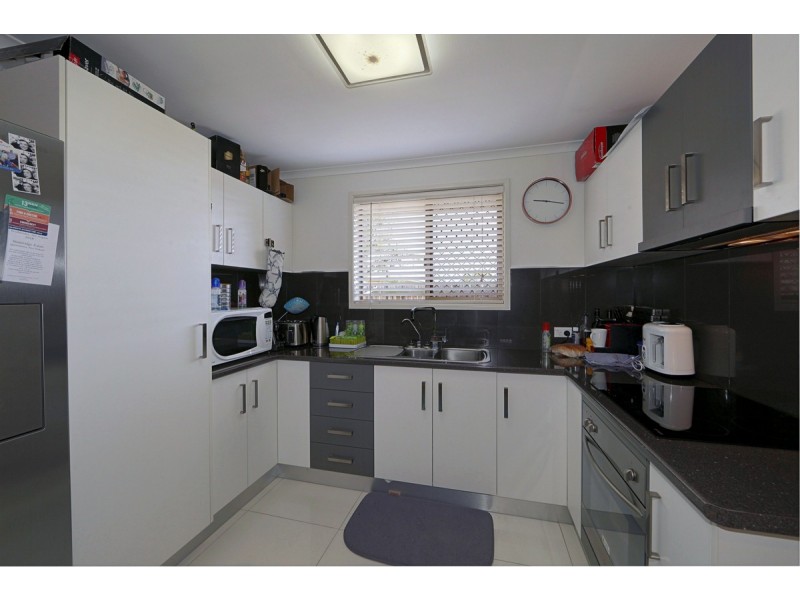 2/49 Greathead Road, Kepnock QLD 4670