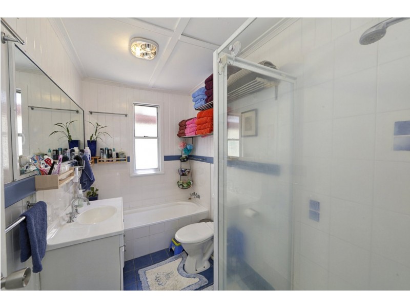 1 Bertram Street, Walkervale QLD 4670