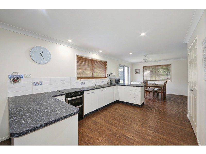 9 Sandpiper Grove, Moore Park Beach QLD 4670