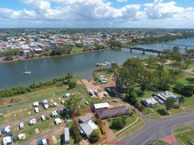 1/8 Perry Street, Bundaberg North QLD 4670