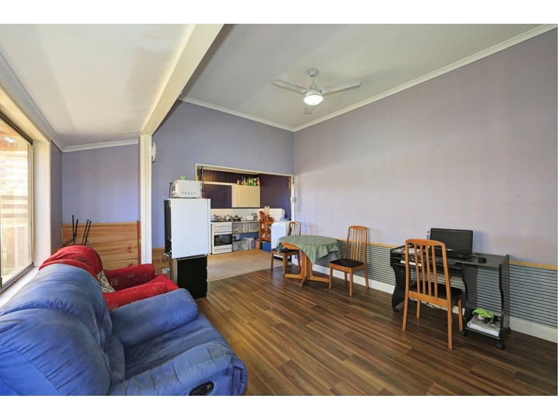 1/8 Perry Street, Bundaberg North QLD 4670
