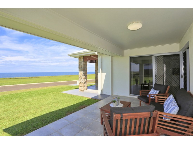 25 Sea Esplanade, Elliott Heads QLD 4670