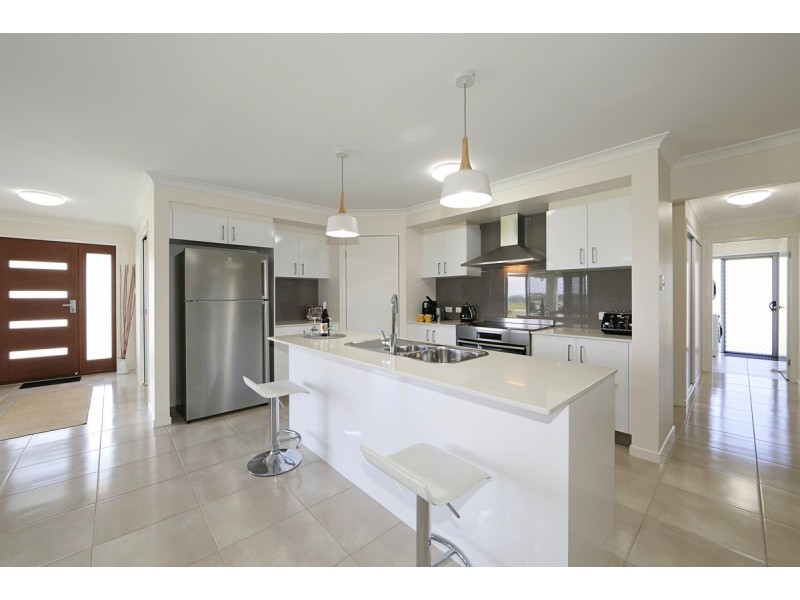 25 Sea Esplanade, Elliott Heads QLD 4670