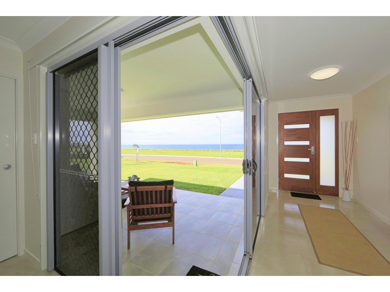 25 Sea Esplanade, Elliott Heads QLD 4670