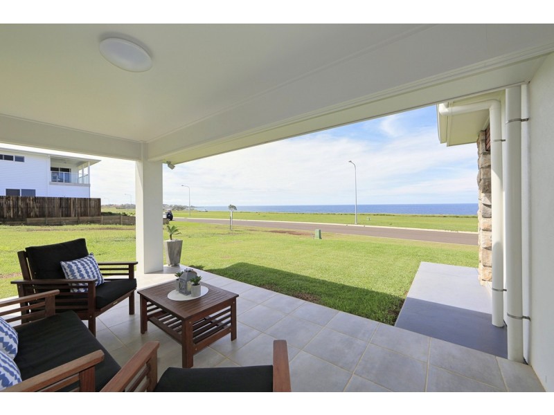 25 Sea Esplanade, Elliott Heads QLD 4670