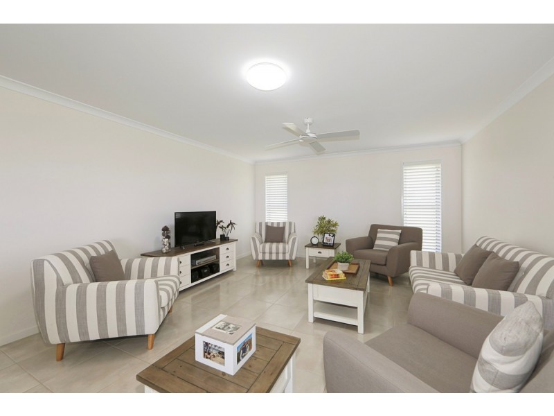 25 Sea Esplanade, Elliott Heads QLD 4670
