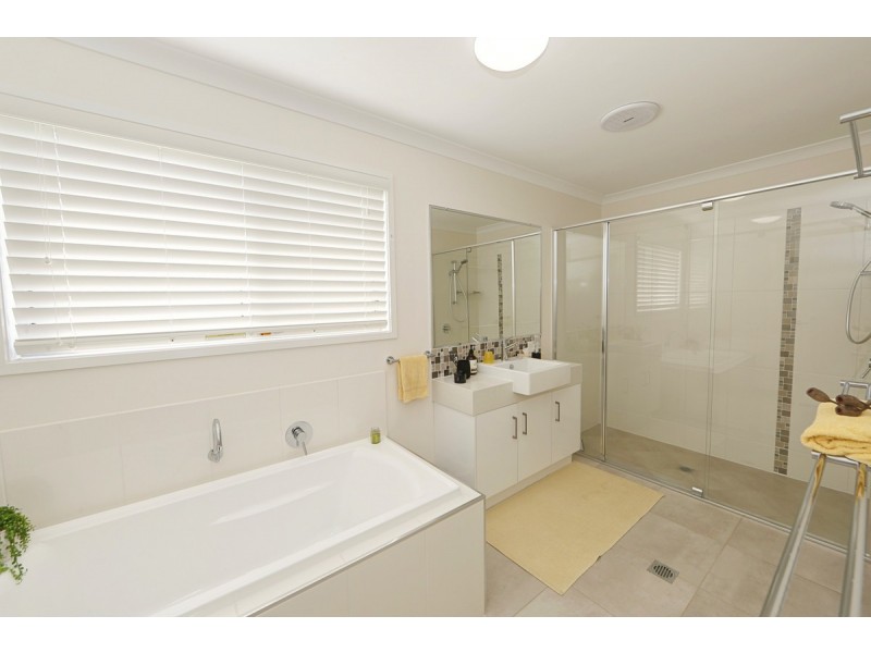 25 Sea Esplanade, Elliott Heads QLD 4670