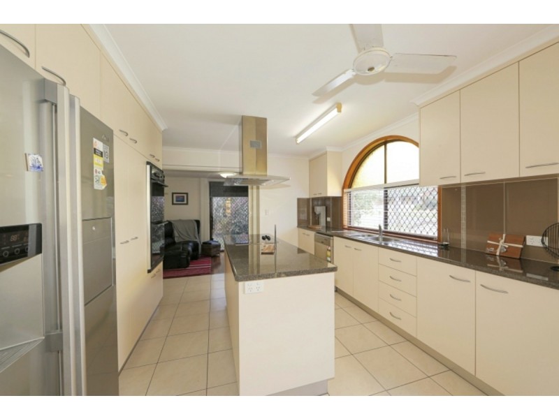 9 Pizzey Street, Kepnock QLD 4670