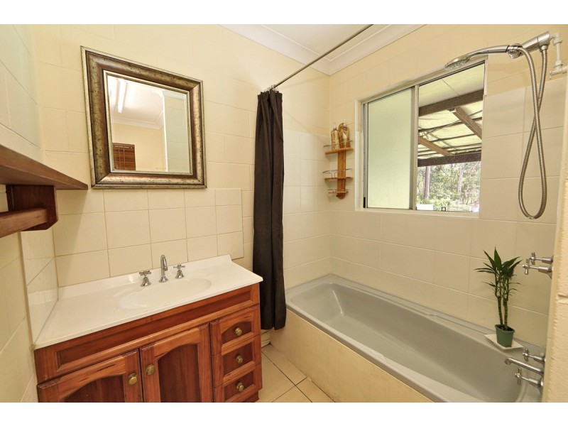 20 Bush Road, Branyan QLD 4670
