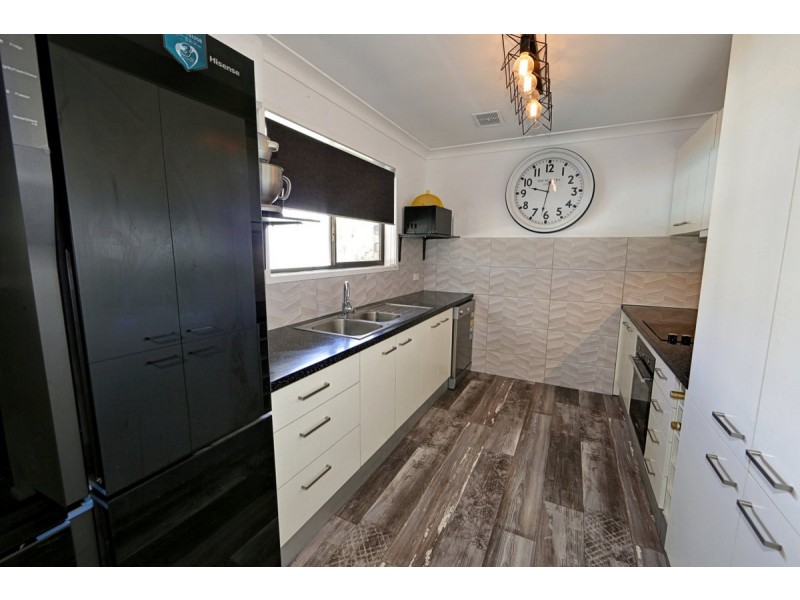 36 Pecton Place, Avenell Heights QLD 4670