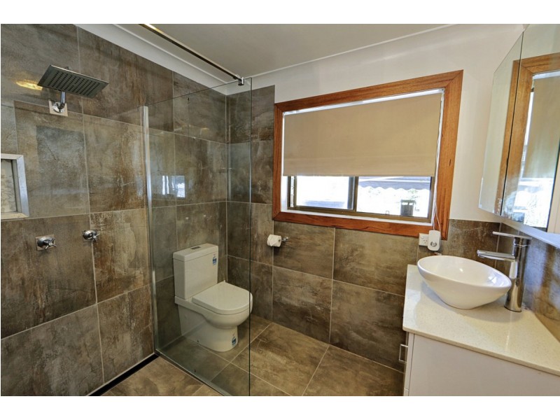 36 Pecton Place, Avenell Heights QLD 4670