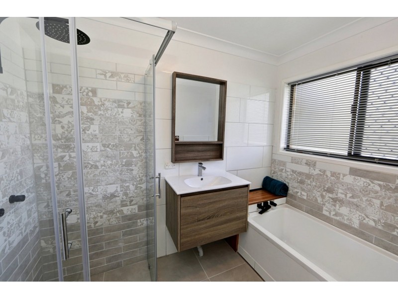 36 Pecton Place, Avenell Heights QLD 4670
