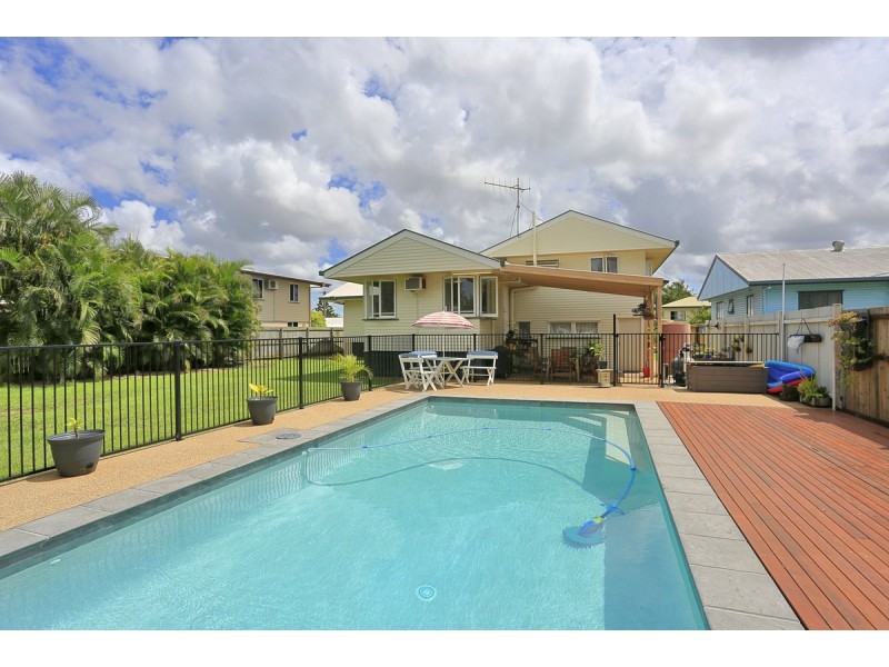 12 Lloyd Street, Walkervale QLD 4670