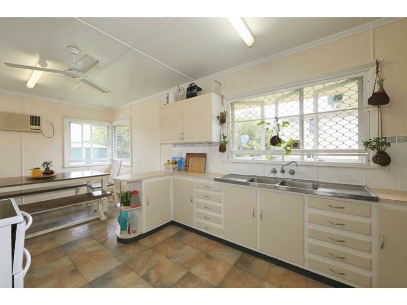 12 Lloyd Street, Walkervale QLD 4670