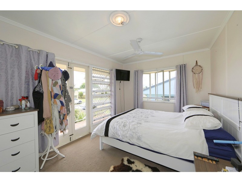 12 Lloyd Street, Walkervale QLD 4670