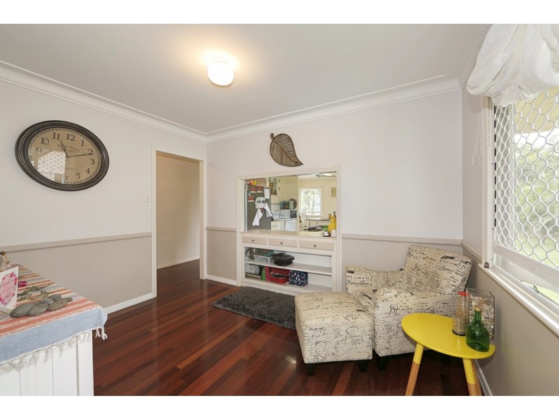 12 Lloyd Street, Walkervale QLD 4670