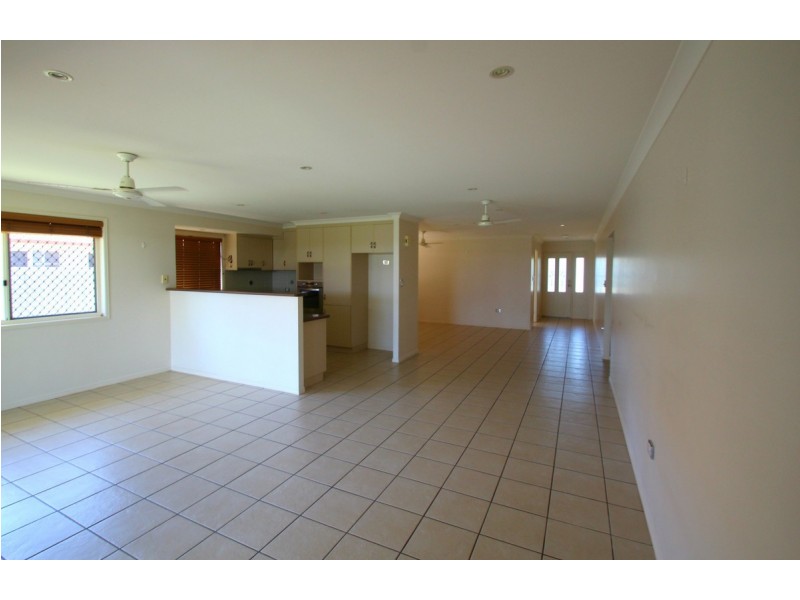 14 Mc Callum Close, Coral Cove QLD 4670