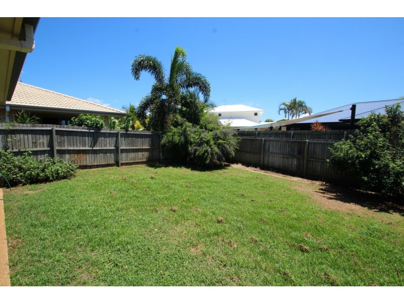 14 Mc Callum Close, Coral Cove QLD 4670