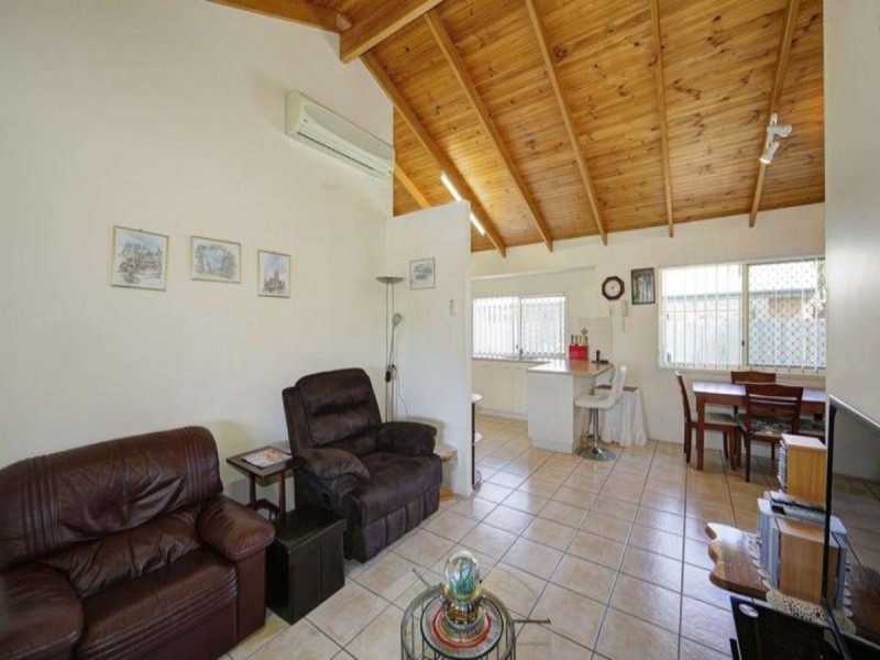 21/20 Vasey Street, Avenell Heights QLD 4670