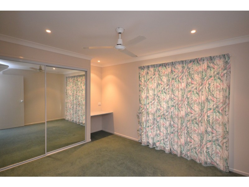 10 Tarni Street, Coral Cove QLD 4670