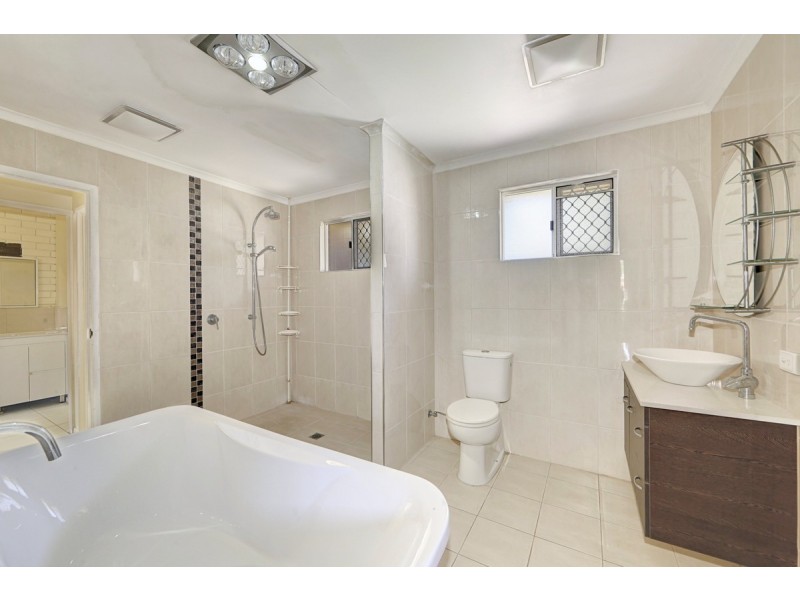 22 Acacia Street, Moore Park Beach QLD 4670