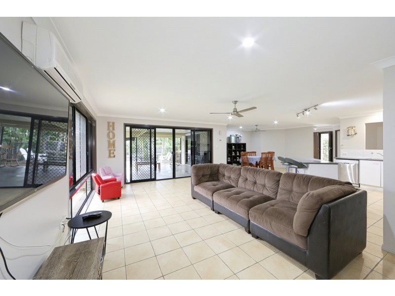 11 Reynella Drive, Avoca QLD 4670