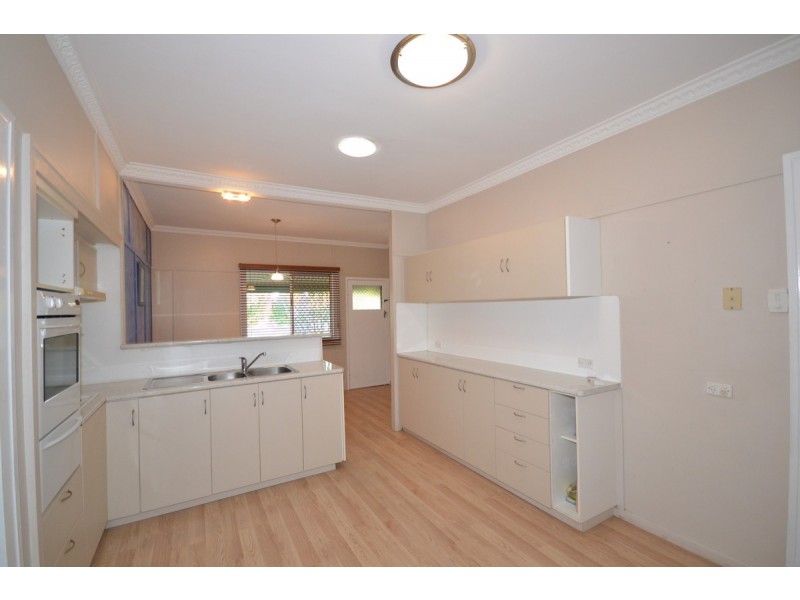 69 Water Street, Walkervale QLD 4670