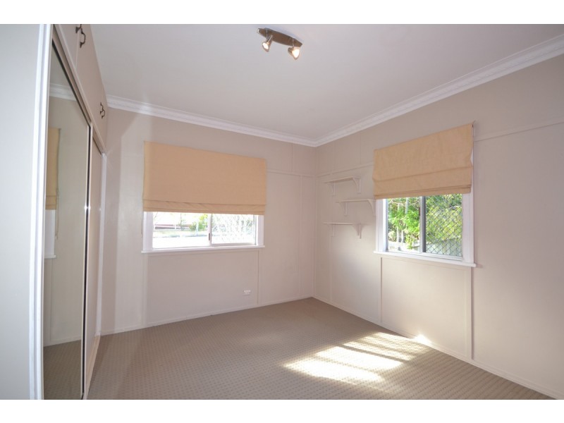 69 Water Street, Walkervale QLD 4670