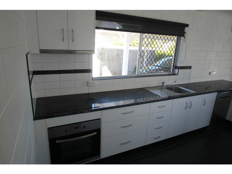 8 Schoch Street, Avenell Heights QLD 4670