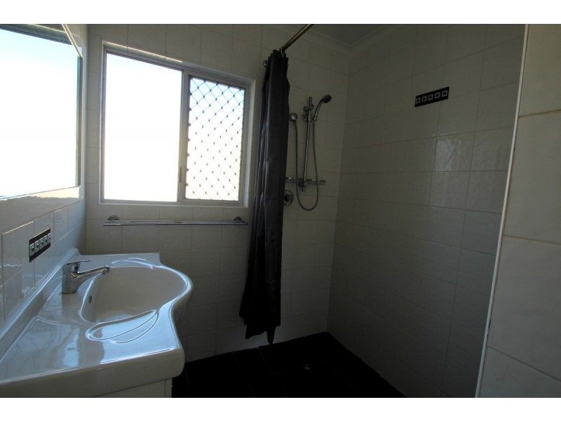 8 Schoch Street, Avenell Heights QLD 4670