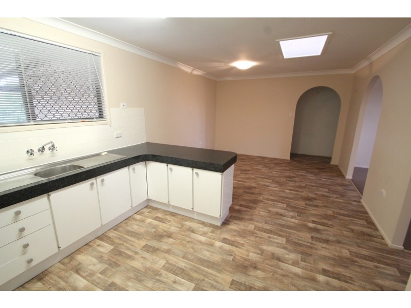 2 Vandenberg Street, Avenell Heights QLD 4670