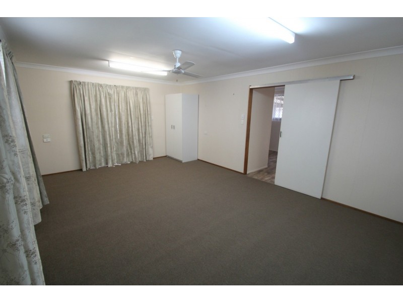 2 Vandenberg Street, Avenell Heights QLD 4670