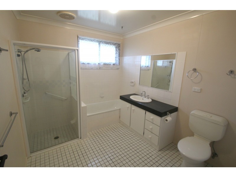 2 Vandenberg Street, Avenell Heights QLD 4670
