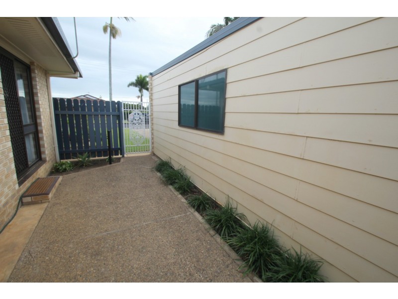 2 Vandenberg Street, Avenell Heights QLD 4670