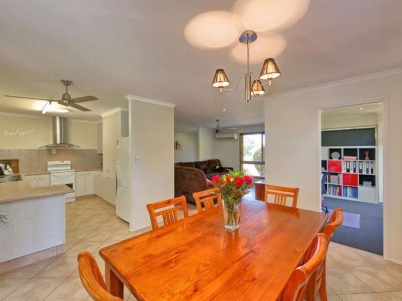 26 East West Avenue, Avoca QLD 4670