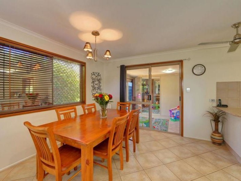 26 East West Avenue, Avoca QLD 4670