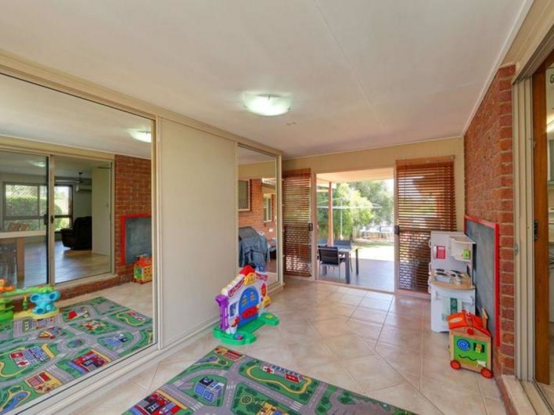 26 East West Avenue, Avoca QLD 4670