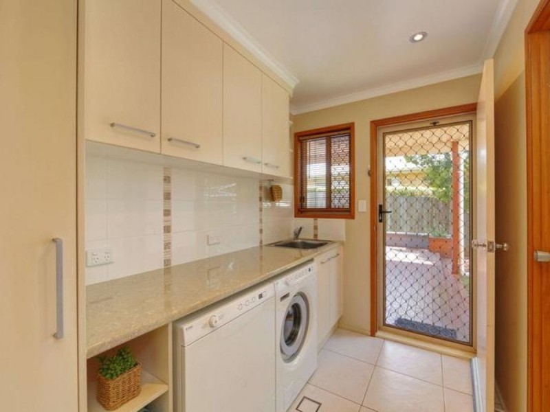 26 East West Avenue, Avoca QLD 4670