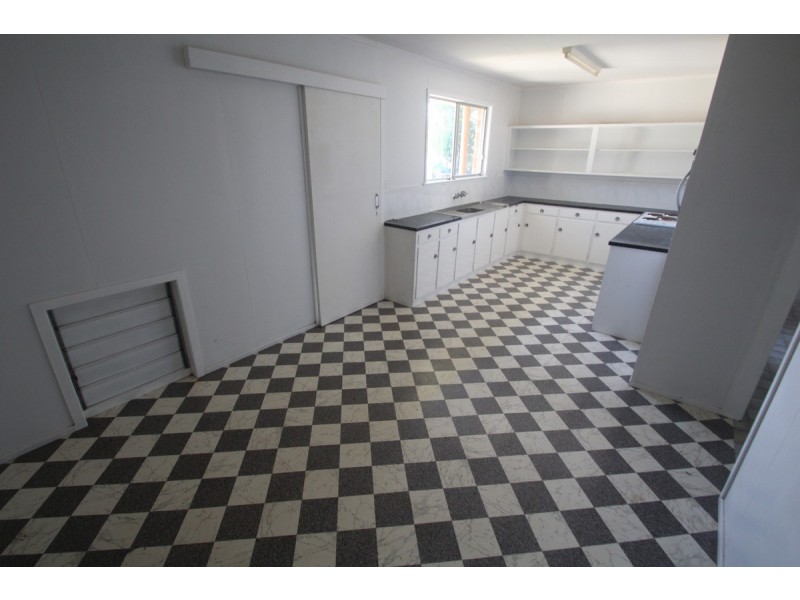 13 Redmond Street, Avenell Heights QLD 4670
