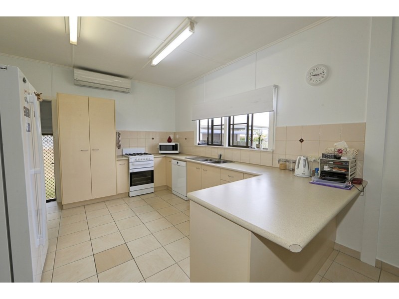 4 Nott Street, Walkervale QLD 4670