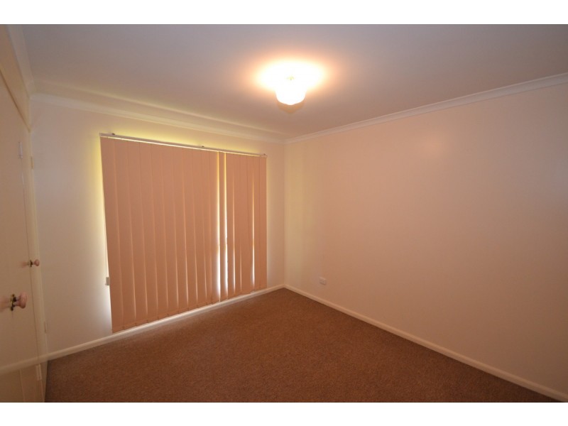8 Pecton Place, Avenell Heights QLD 4670