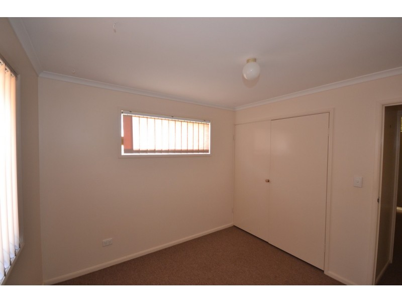 8 Pecton Place, Avenell Heights QLD 4670