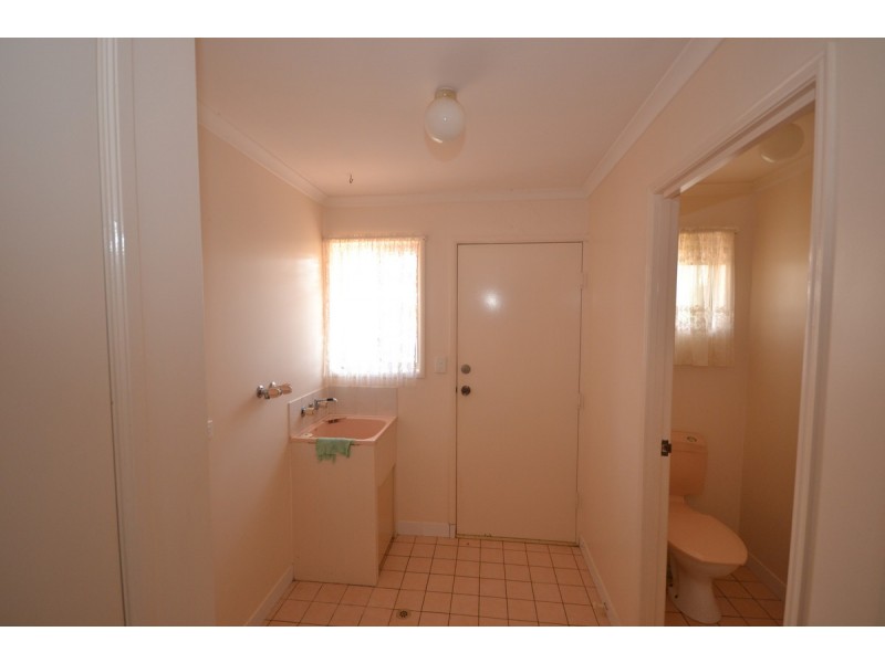 8 Pecton Place, Avenell Heights QLD 4670